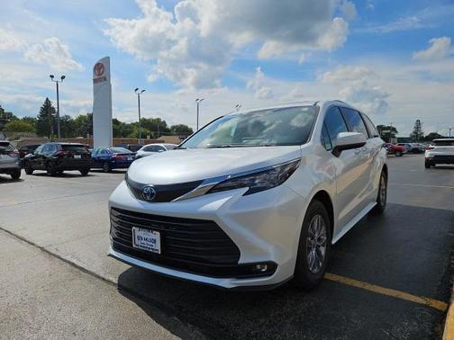 2025 Toyota Sienna XLE 7 Passenger