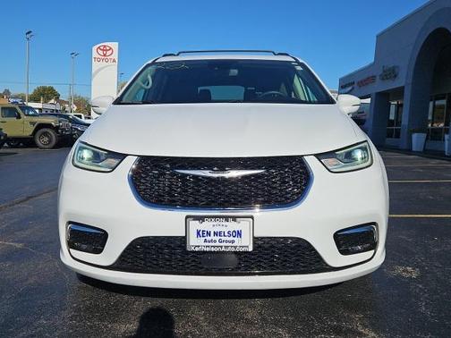 2022 Chrysler Pacifica Touring L