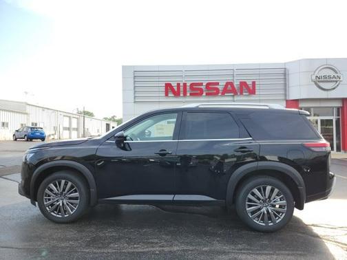 2025 Nissan Pathfinder SL 4WD
