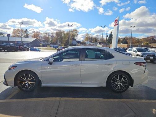 2022 Toyota Camry SE