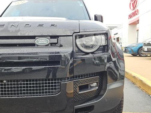 2024 Land Rover Defender 110 P500 SE