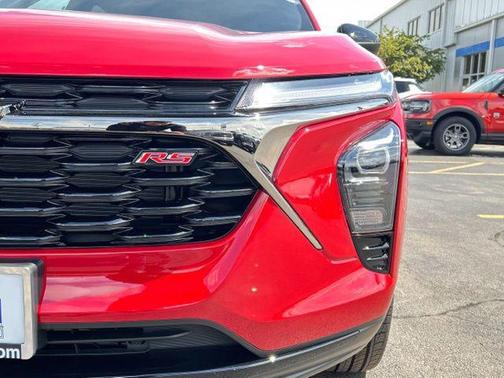 Apex Red 2026 Chevrolet Trax FWD 2RS