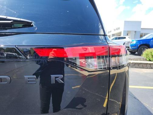 2025 Nissan Pathfinder Rock Creek 4WD