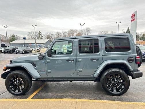 2025 Jeep Wrangler 4xe Sahara