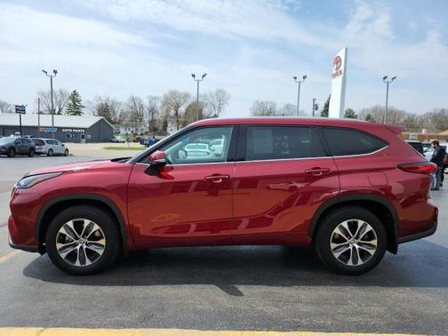 2022 Toyota Highlander XLE