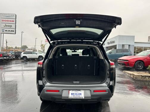 Super Black 2026 Nissan Pathfinder SL