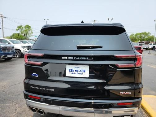 2025 GMC Acadia Denali