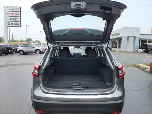 2022 Nissan Rogue Sport SV
