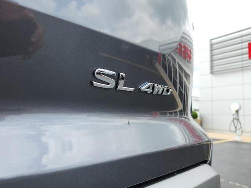 2025 Nissan Pathfinder SL 4WD