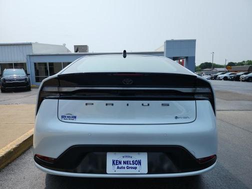 2025 Toyota Prius L