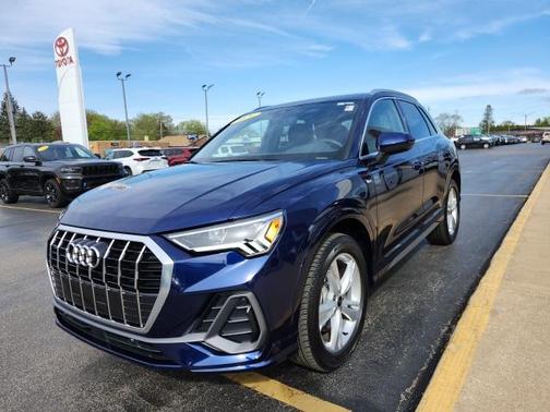 2024 Audi Q3 Premium 45 TFSI S line quattro Tiptronic
