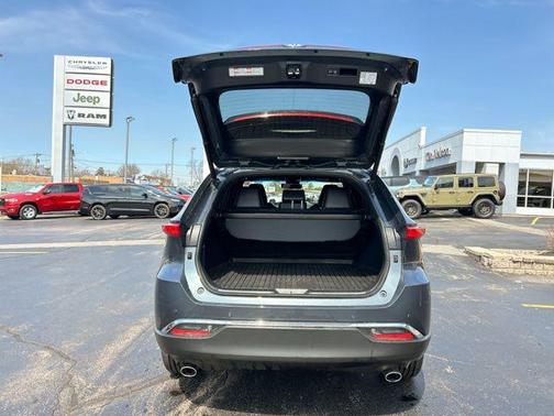 Coastal Gray Metallic 2023 Toyota Venza XLE