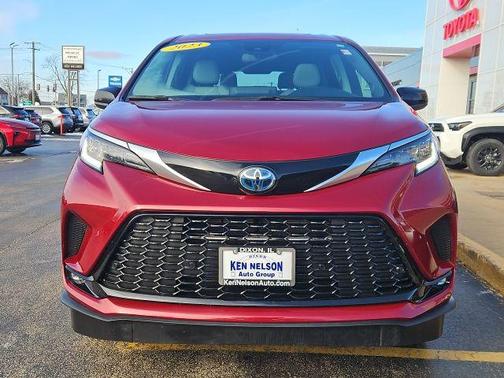 2023 Toyota Sienna XSE 7 Passenger