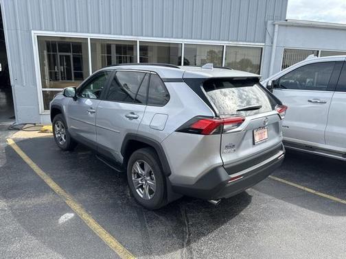 2025 Toyota RAV4 Hybrid LE