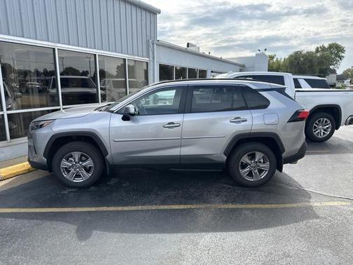2025 Toyota RAV4 Hybrid LE