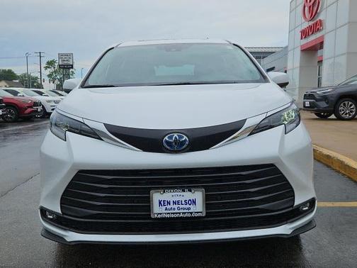 2025 Toyota Sienna XLE 7 Passenger
