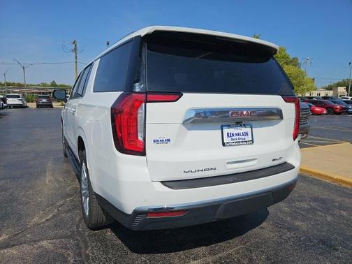 2023 GMC Yukon XL SLT