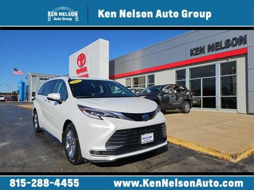 2023 Toyota Sienna Platinum 7 Passenger