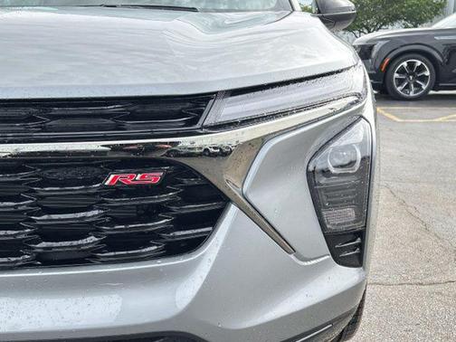 Sterling Gray Metallic 2026 Chevrolet Trax FWD 2RS