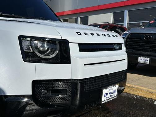 2022 Land Rover Defender V8