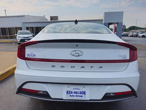 2022 Hyundai SONATA Hybrid Base