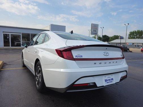 2022 Hyundai SONATA Hybrid Base