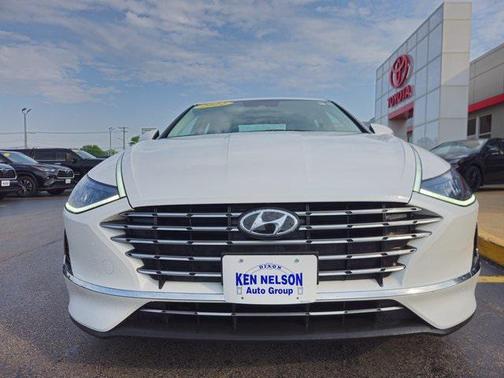 2022 Hyundai SONATA Hybrid Base