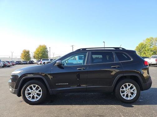 2016 Jeep Cherokee Sport