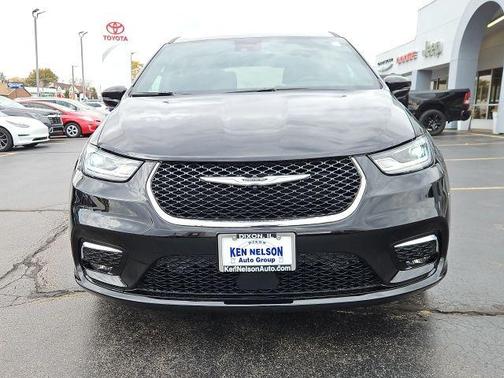 2026 Chrysler Pacifica L