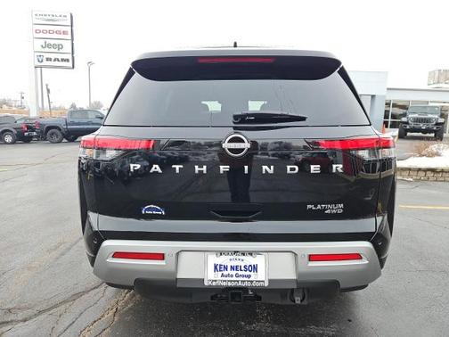 2025 Nissan Pathfinder Platinum 4WD