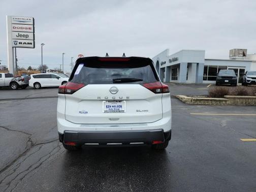 2025 Nissan Rogue SL