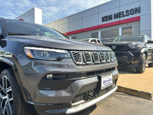 Baltic Gray Metallic Clearcoat 2024 Jeep Compass Limited
