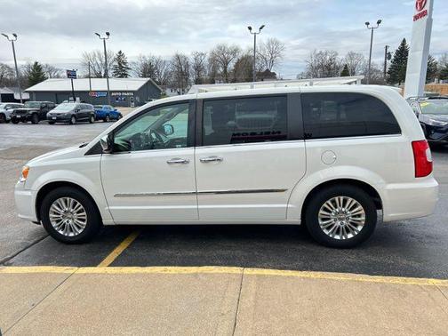 2012 Chrysler Town & Country Limited