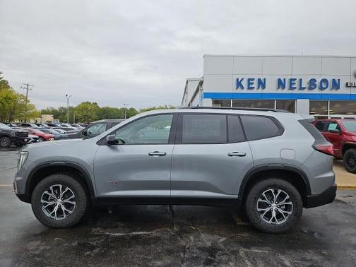 2026 GMC Acadia AWD AT4