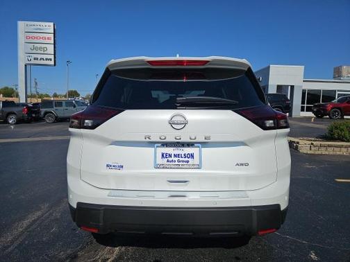 2026 Nissan Rogue SV