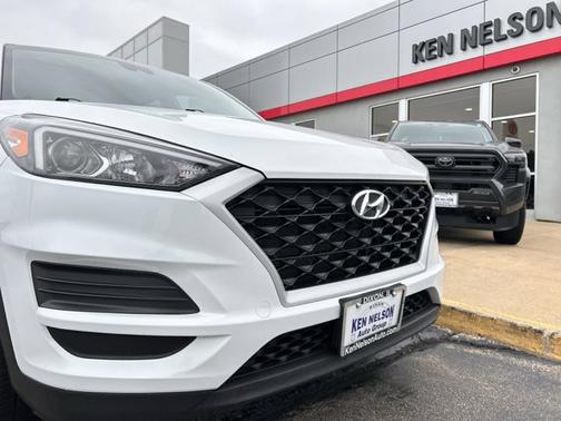 White Cream 2021 Hyundai TUCSON SE