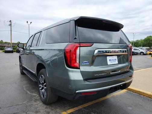 2023 GMC Yukon XL SLT