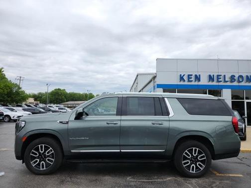 2023 GMC Yukon XL SLT