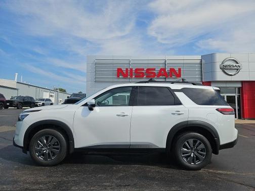 2025 Nissan Pathfinder SV 4WD