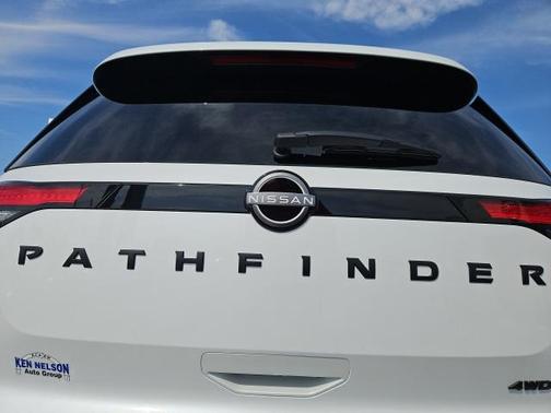 2025 Nissan Pathfinder SV 4WD