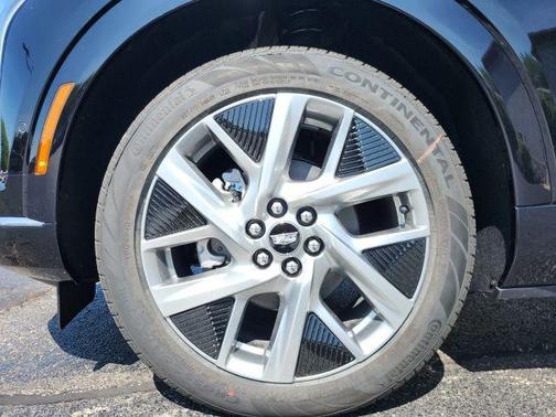 2025 Cadillac OPTIQ Luxury 2 AWD