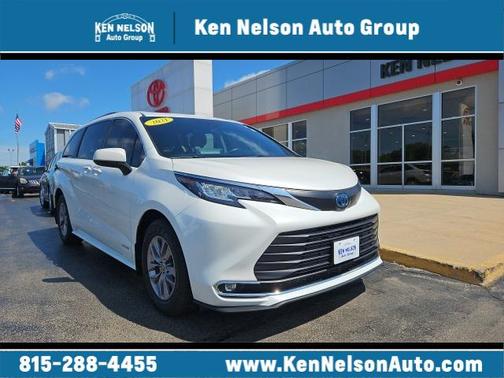 2021 Toyota Sienna XLE 8 Passenger