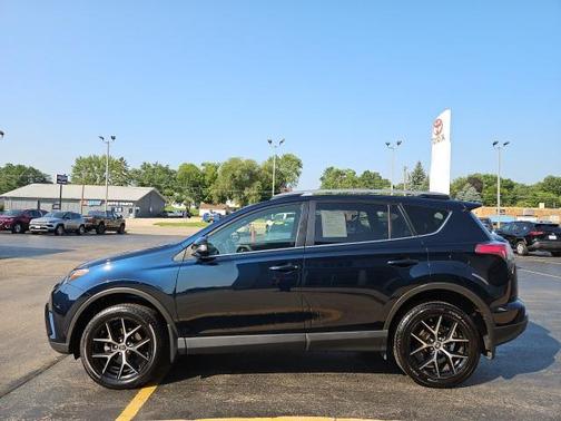 2017 Toyota RAV4 SE