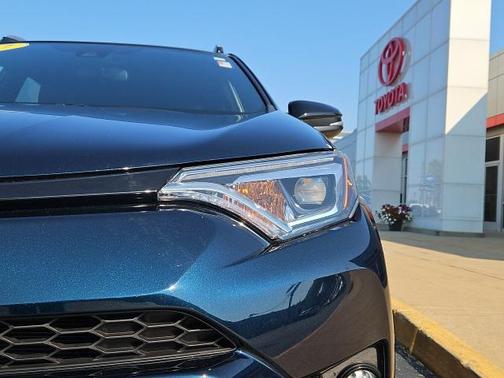 2017 Toyota RAV4 SE