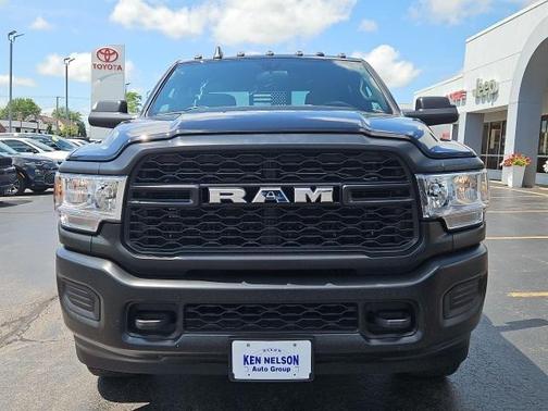 2022 RAM 2500 Tradesman Crew Cab 4x4 6'4' Box