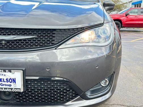 2018 Chrysler Pacifica Touring-L