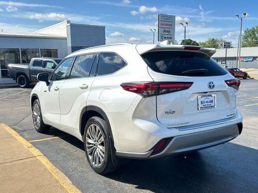 Blizzard Pearl 2021 Toyota Highlander Hybrid Platinum