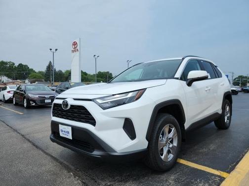 2025 Toyota RAV4 Hybrid XLE