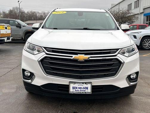 Iridescent Pearl Tricoat 2019 Chevrolet Traverse LT Leather