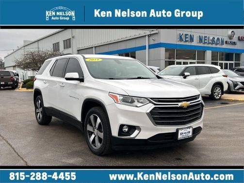 Iridescent Pearl Tricoat 2019 Chevrolet Traverse LT Leather
